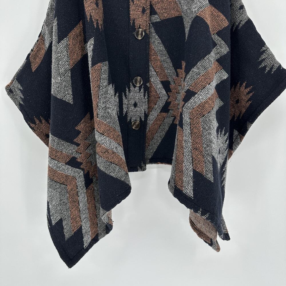 Thread & Supply Poncho Womens XS/S Button Front Aztec Western Cape Shawl Ruana - Picture 4 of 11